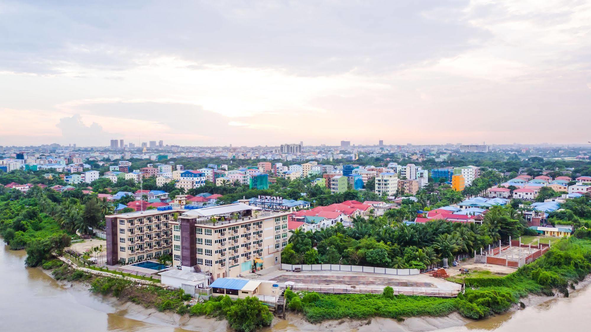 Hotel Sincere Smile Yangon Exterior foto