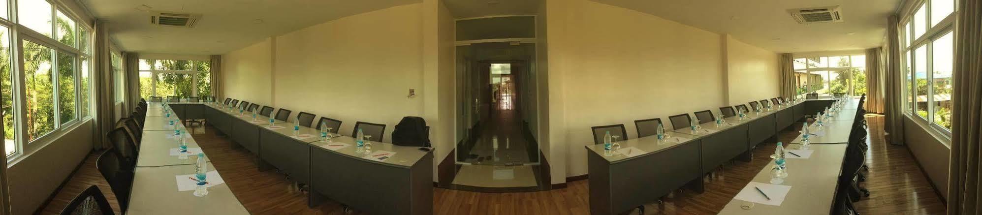Hotel Sincere Smile Yangon Exterior foto